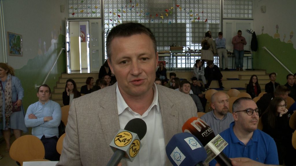 ravnatelj Srednje škole Ban Josip Jelačić, Alan Labus