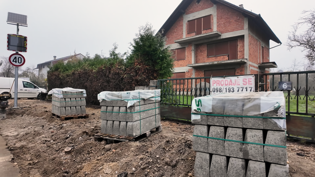 u tijeku obnova pločnika